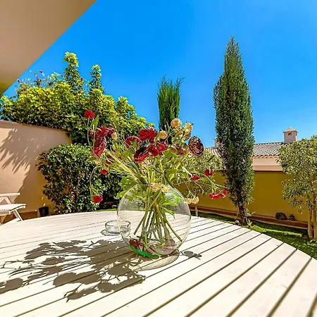 Garden View La Arena 公寓